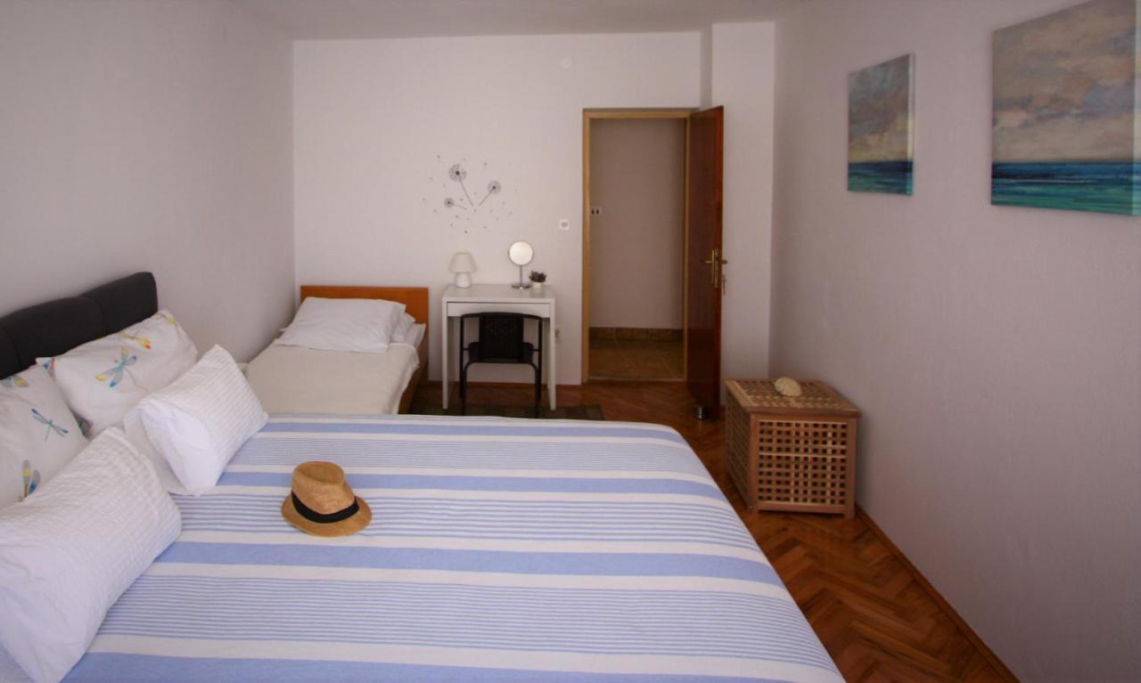 Rooms & Apartments Dolac Хвар Экстерьер фото