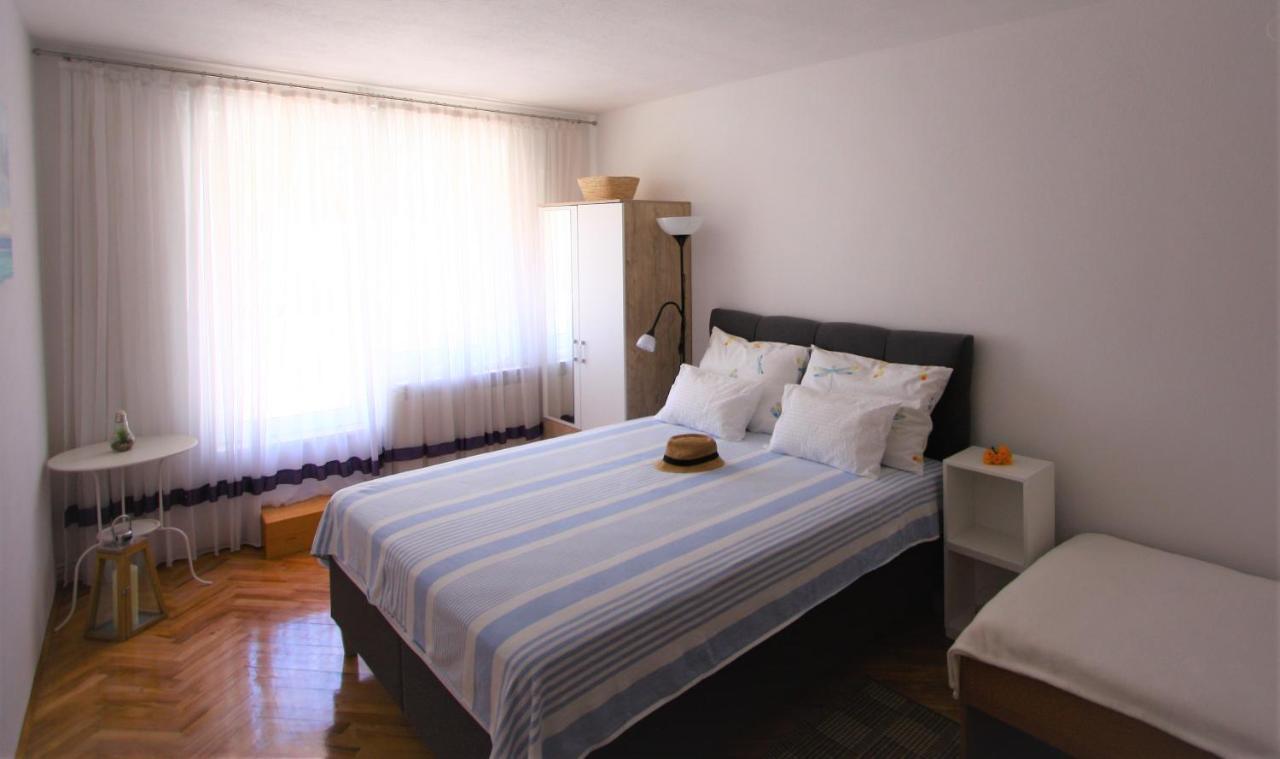 Rooms & Apartments Dolac Хвар Экстерьер фото